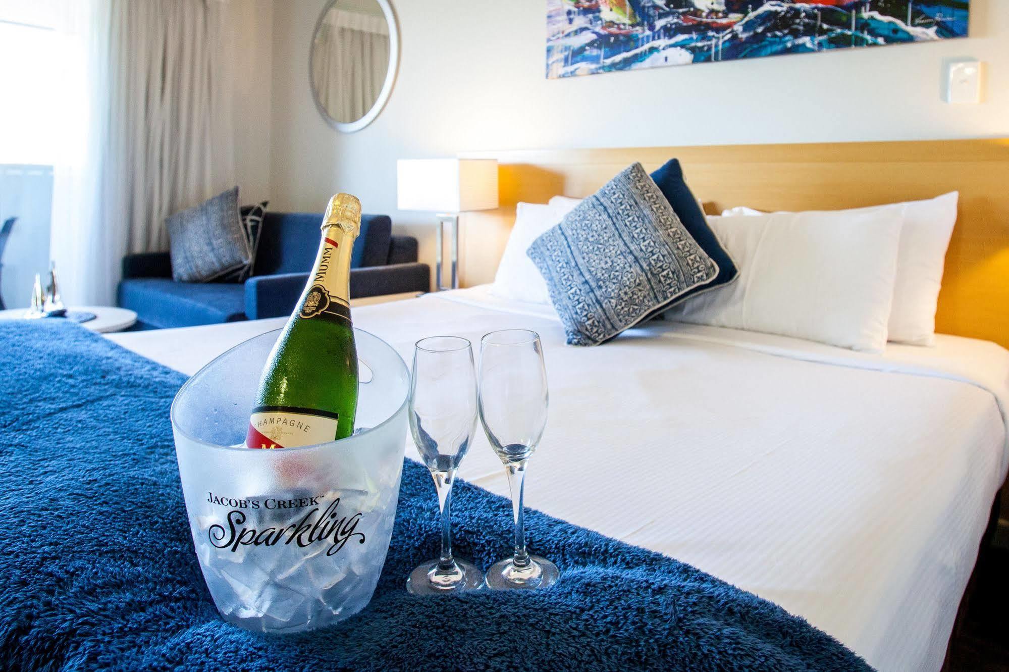 Manly Marina Cove Motel Брісбен Екстер'єр фото